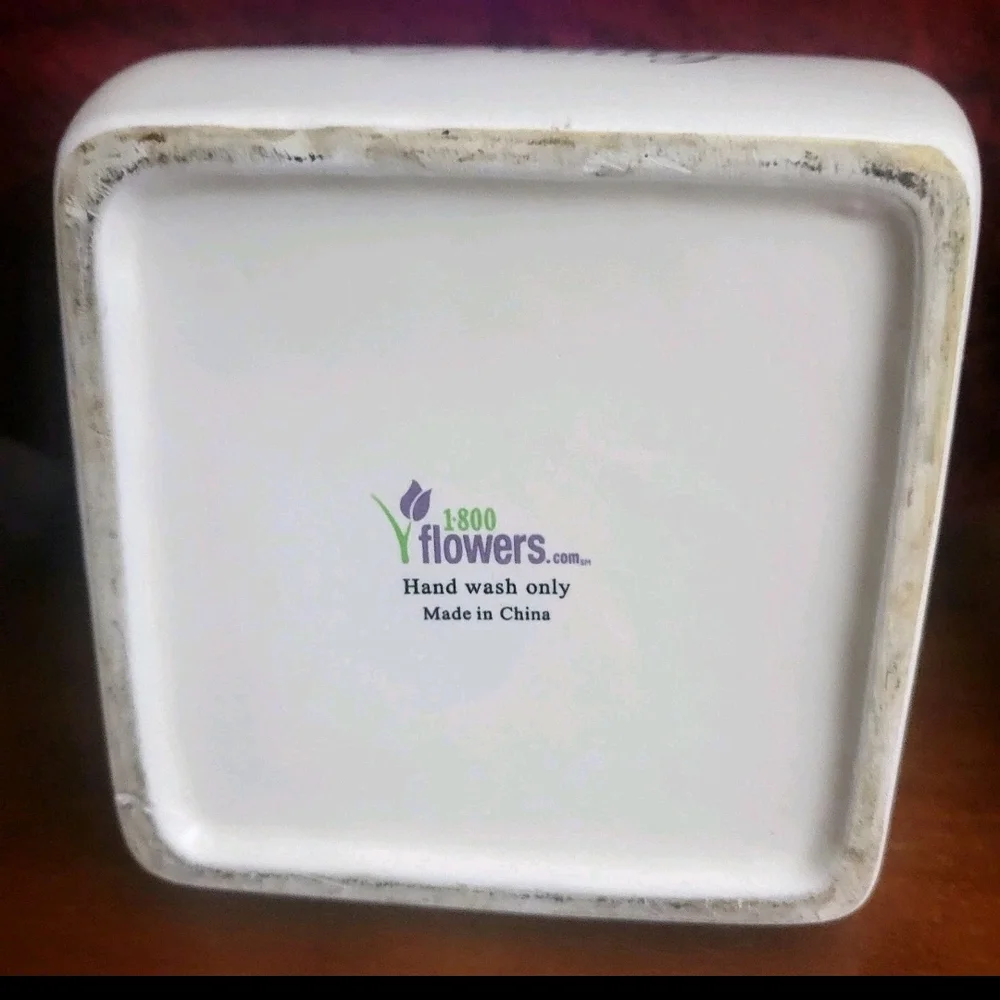 Mother's Love is the Heart of the Family Keepsake Box Ceramic Elegant  5"x 5" - Picture 8 of 10